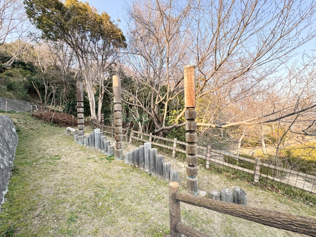 木の平均台?